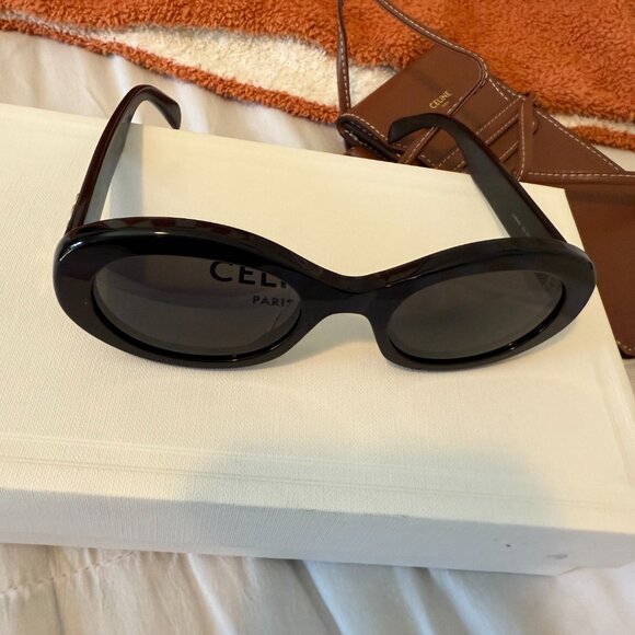 Celine TRIOMPHE Sunglasses in Black - Picture 6 of 10